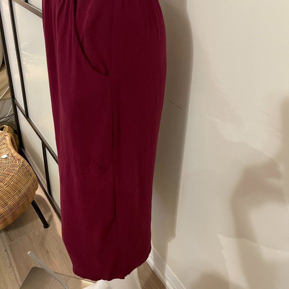 burgundy capri - Picture 3 of 4